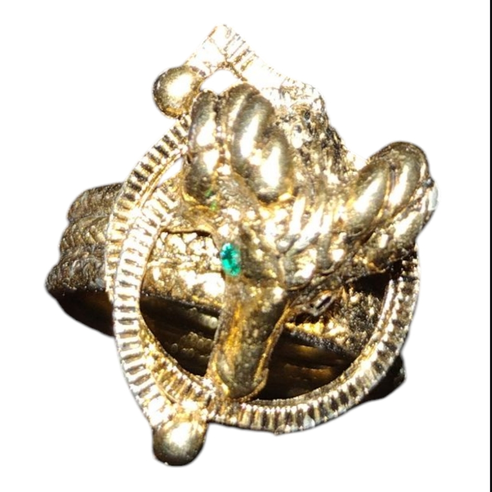 Women Gold Tone 1960 Rams Head Aries Ring Size 8